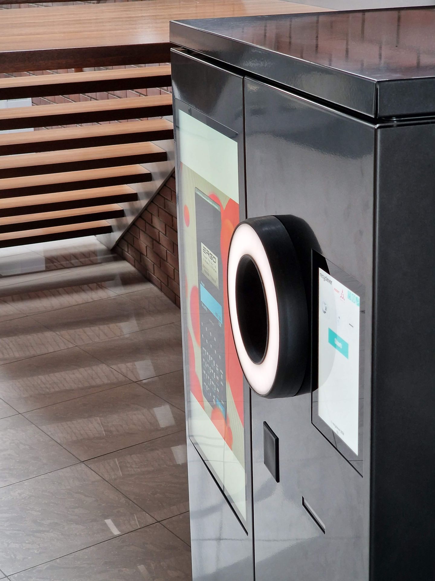 Backloader Vending Machine Recyclever - Reverse Vending Machines